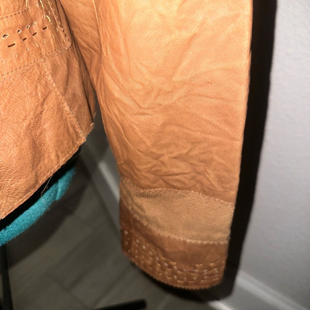 Leather jacket - Picture 5 of 8